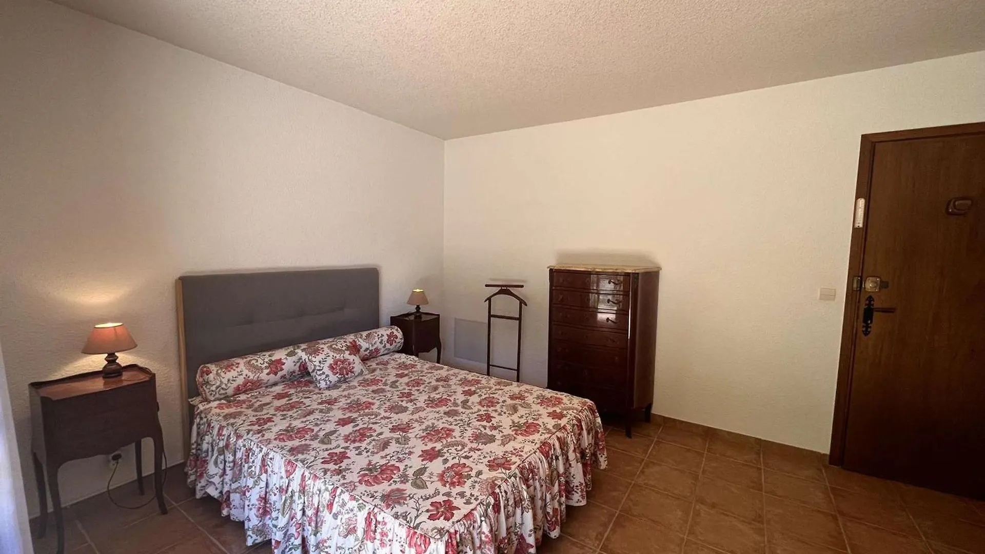 Apartment Appartement 3P En Rez-De-Jardin Avec Piscine Et Parking, A 600M De La Plage - Saint-Raphael - Fr-1-226A-151