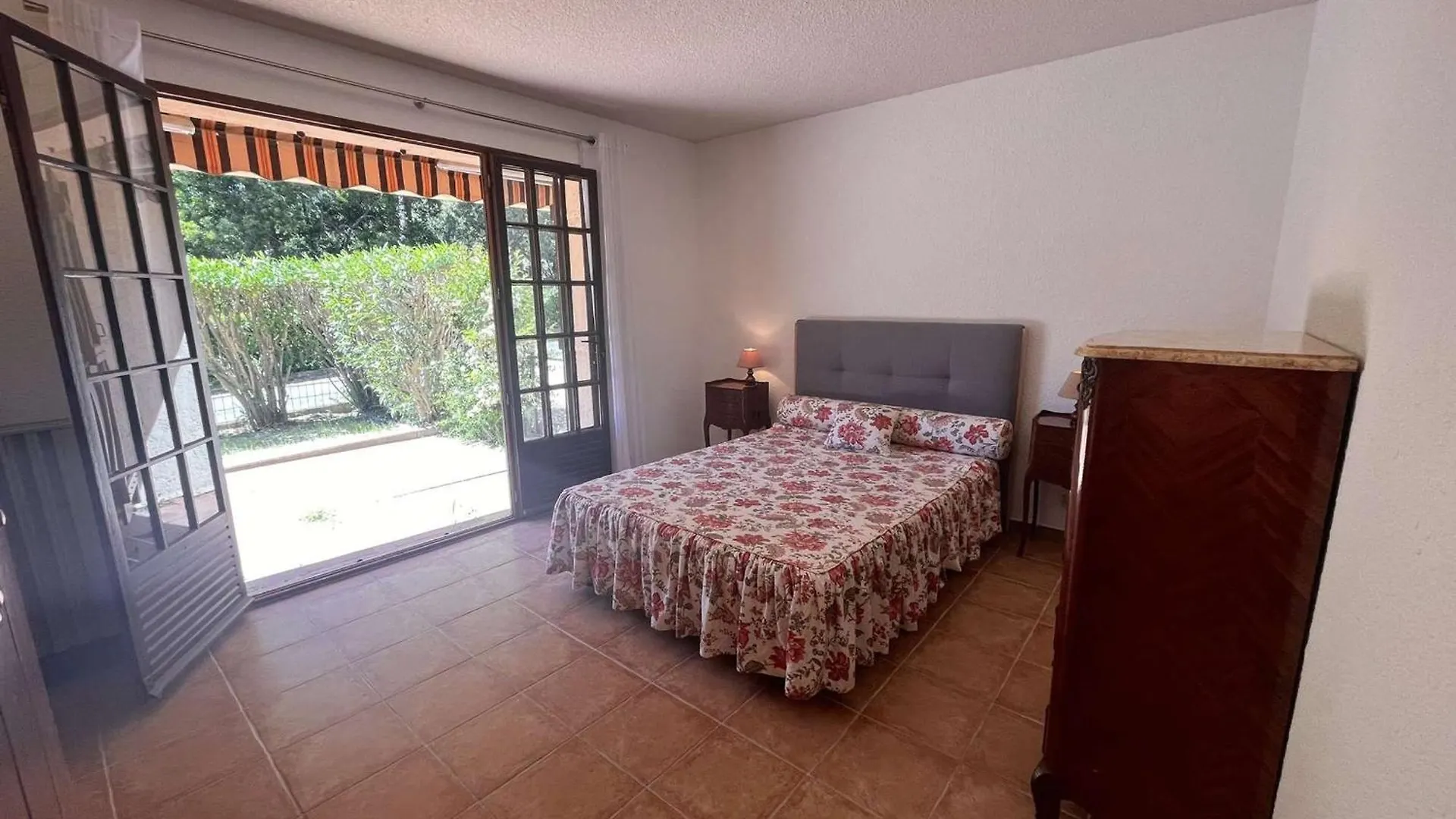Appartement 3P En Rez-De-Jardin Avec Piscine Et Parking, A 600M De La Plage - Saint-Raphael - Fr-1-226A-151 Saint-Raphael (Var)