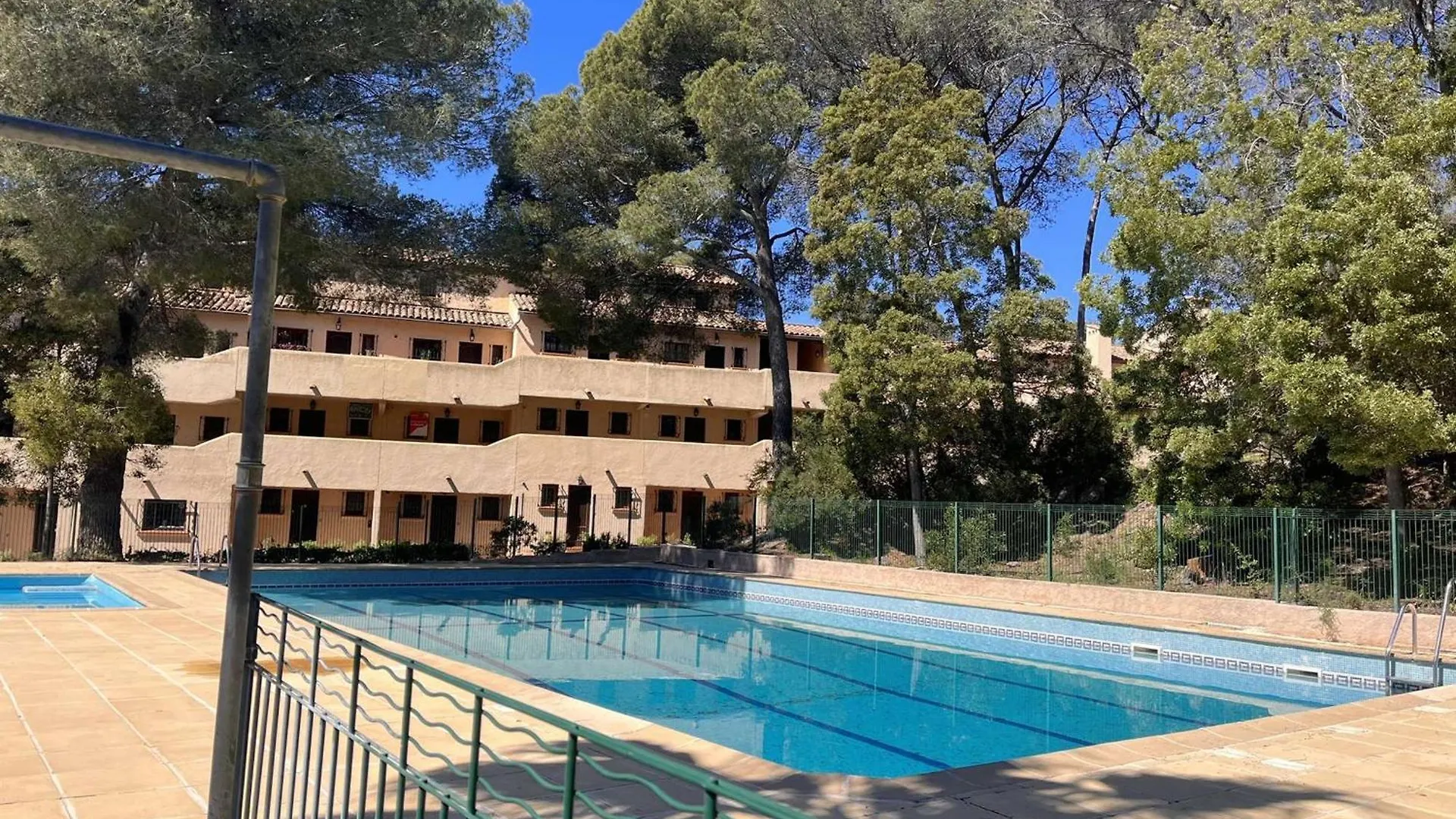 Apartment Appartement 3P En Rez-De-Jardin Avec Piscine Et Parking, A 600M De La Plage - Saint-Raphael - Fr-1-226A-151